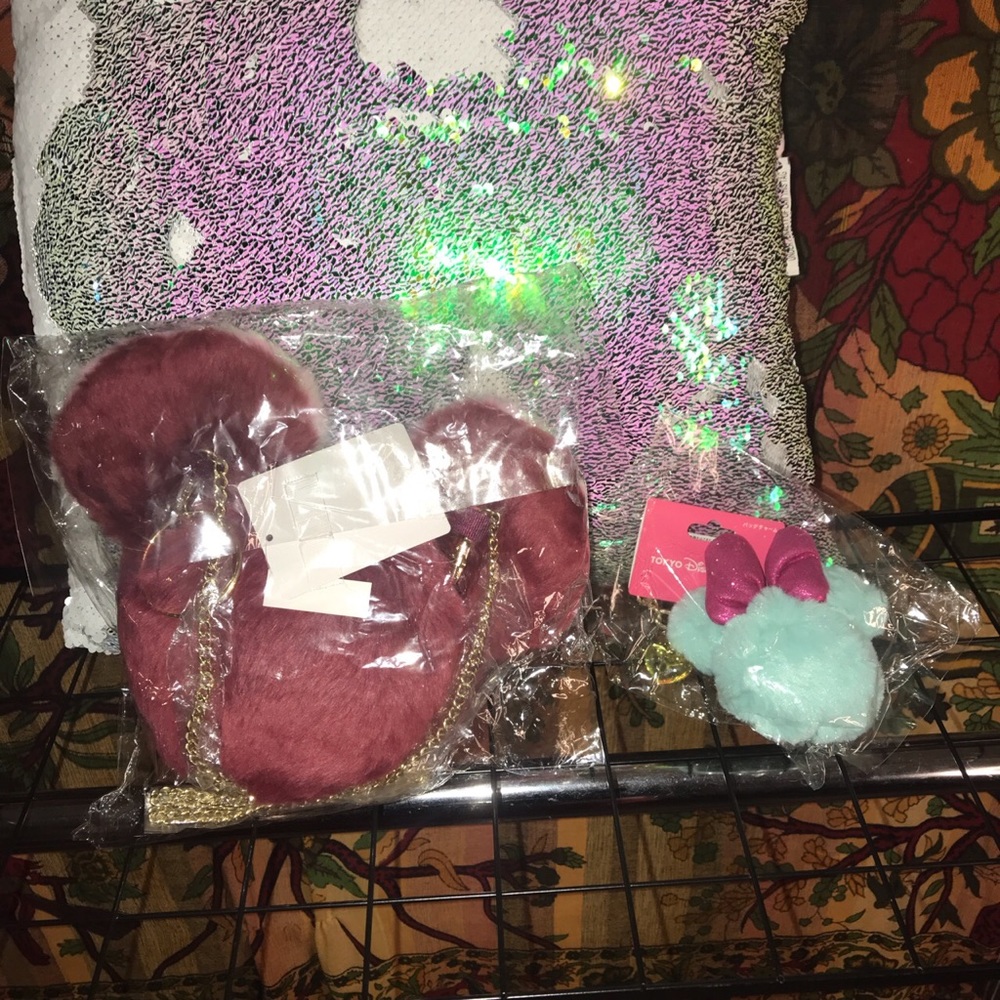 Tokyo Disney Minne and Mickey Mouse Faux fur Purse and keychain